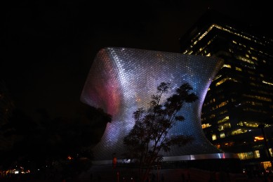 Museo de Soumaya, which hosts Carlos Slim's private collection, by night. The Museo Jumex right next to it is much better though.