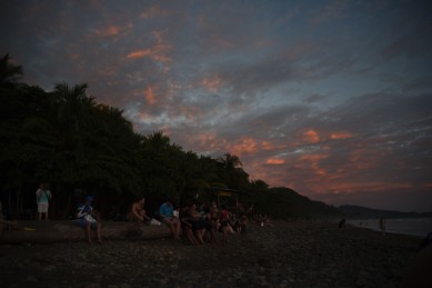 Dominical – Everyone came out to watch the sunset
